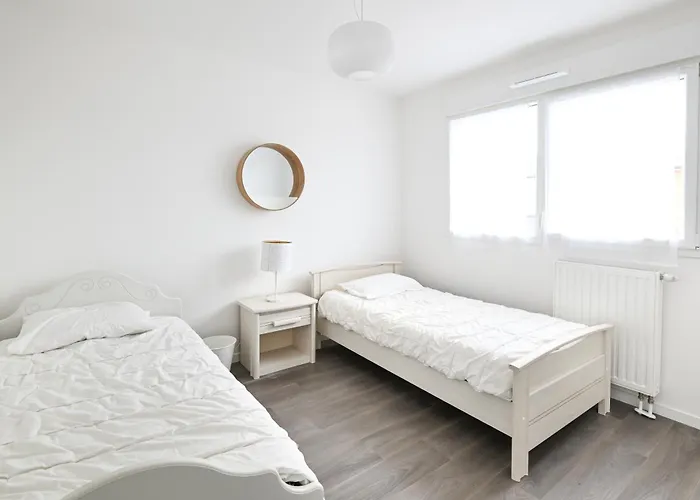 Bienvenue - 500 M De La 펜션 *